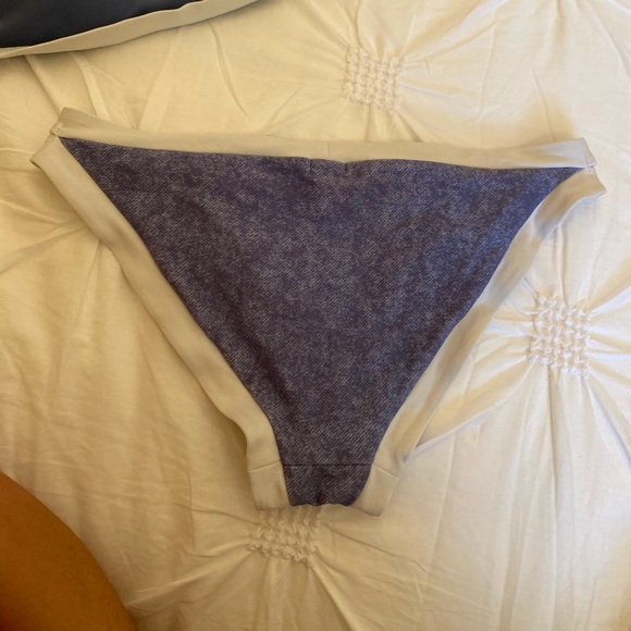 matching bikini - Picture 2 of 5